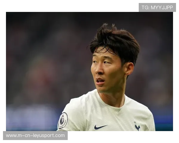 孙兴慜中路远射破门，热刺攻势延续不断